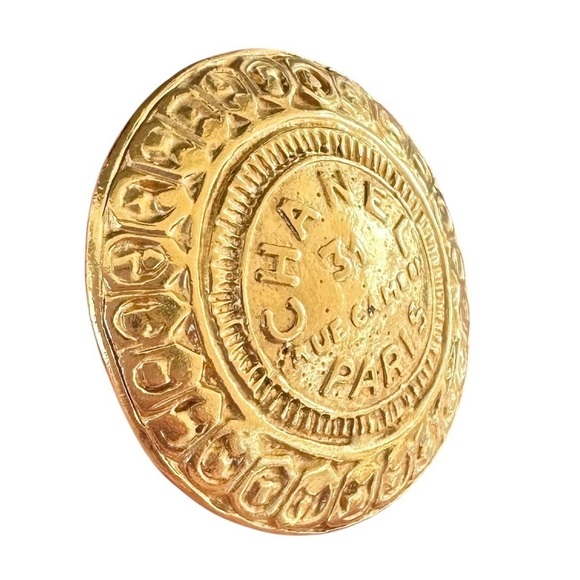 Authentic CHANEL Gold 31 Rue Cambon Round Typography Brooch Pin - Picture 7 of 10